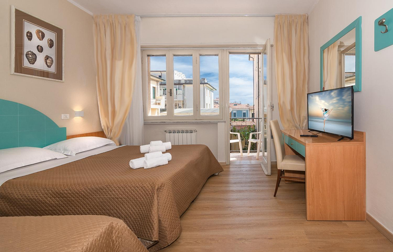 Bedroom 12