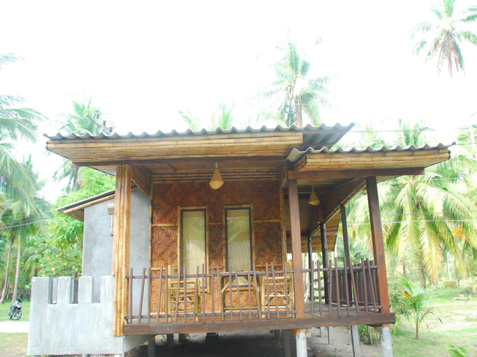 Exterior 6