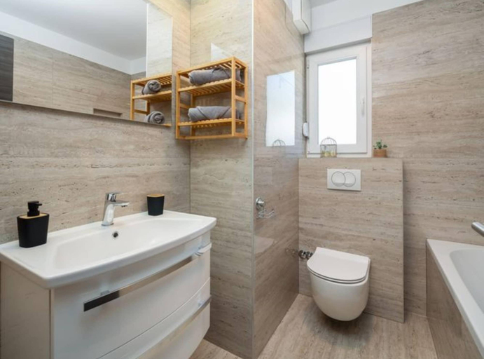 Bathroom, Shimmering Sea Apartment With Terrace, Kaštela