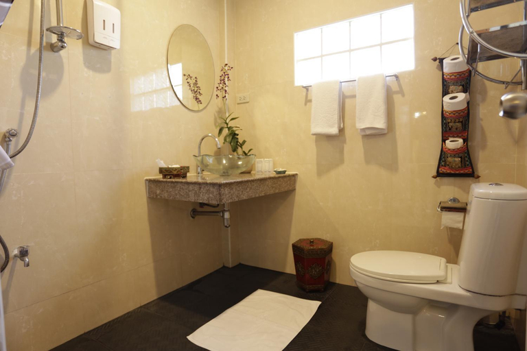 Bathroom 3, Guesthouse Liam's Suan Dok Mai, Muang Chiang Mai