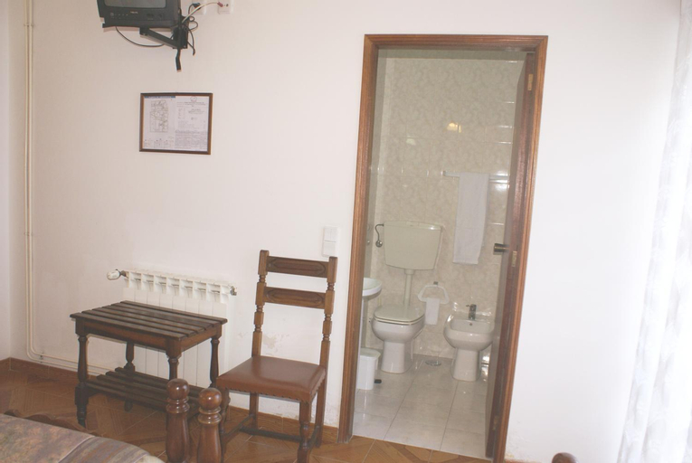 Dining Room 9