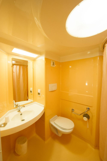 Bathroom 8