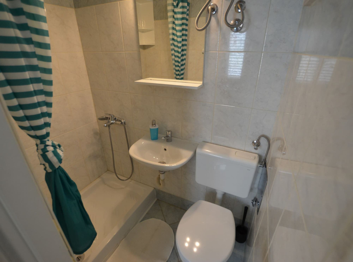 Bathroom 3, Tranquil Rovinj Studio Apartments, Rovinj