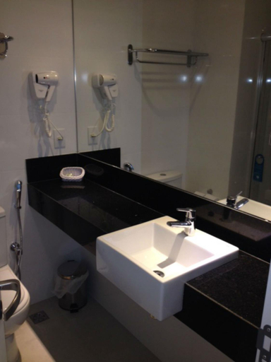 Bathroom 10