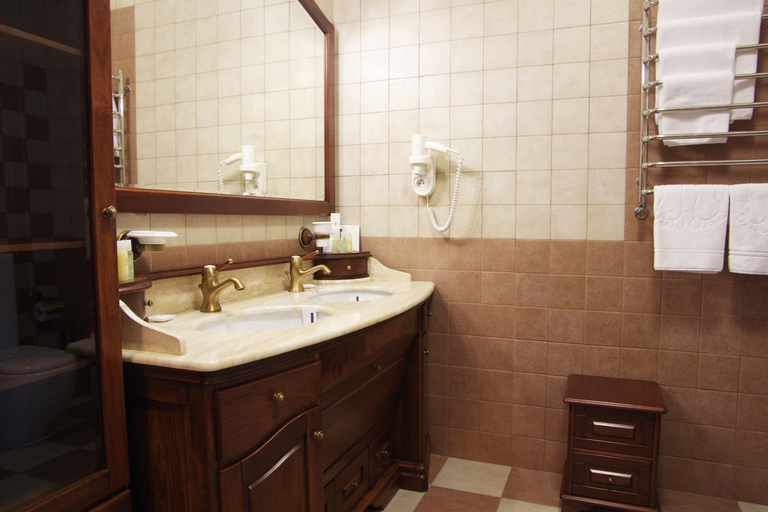 Bathroom 4, Park Hotel Goloseevo, Holosiïvs'kyi