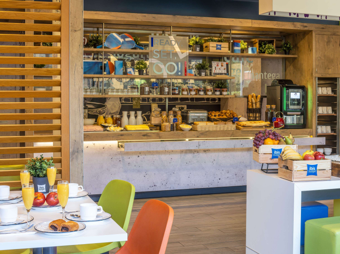 Food & Drinks 5, ibis budget Barcelona Sant Andreu de la Barca, Barcelona