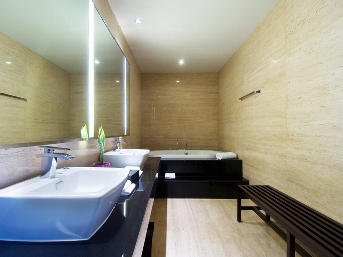 Bathroom 22