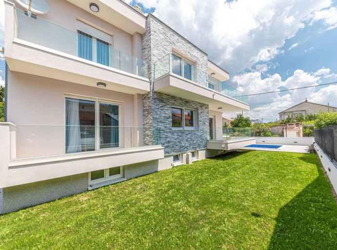Exterior & Views 2, Expansive Retreat With Private Pool & Bbq, Near the Beach, Kaštela