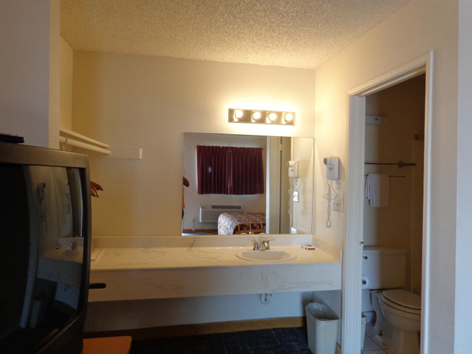 Bathroom 4, Americas Best Value Inn North Black Canyon Hwy, Maricopa