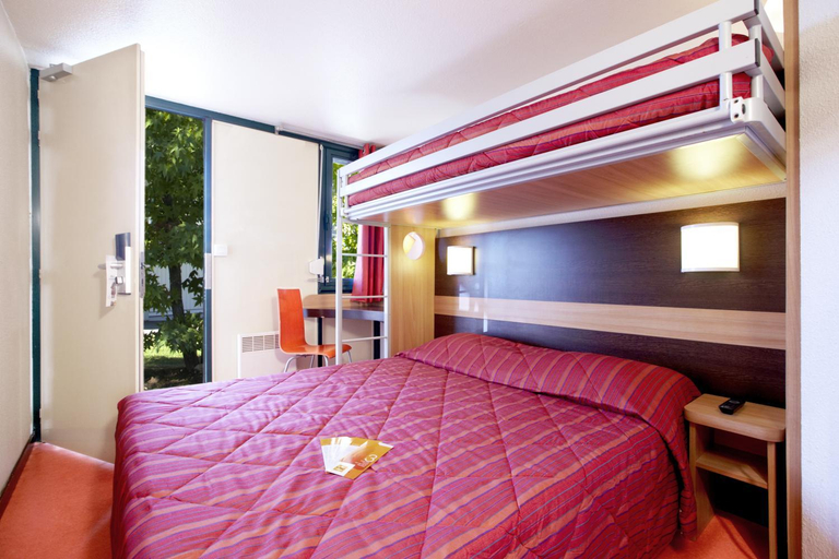 Bedroom 12