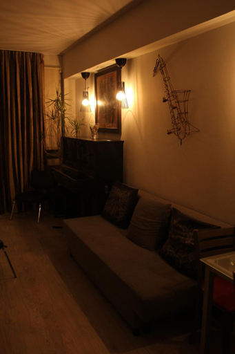 Others 3, Apartment Art Jazz Music, Porto