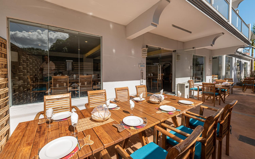 Food & Drinks 3, Seastar Hotel, Black River