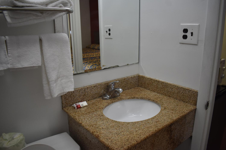 Bathroom 5, South Hills Motel, Allegheny