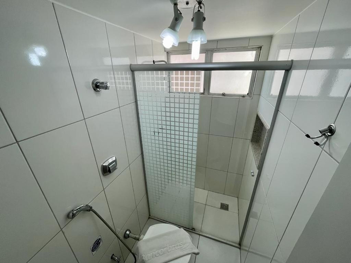 Bathroom 2, Caldas Novas - diRoma Imperio Romano - Apto ate 4 pessoas - piscinas do hotel 24 horas, Caldas Novas