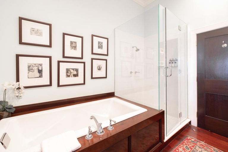 Bathroom 3, Rhett House, Beaufort