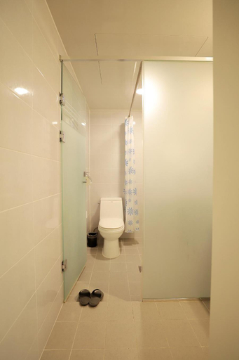 Bathroom 3, Stay RomanticTrip_Hostel, Gyeongju