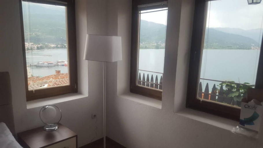 Others 2, Villa Malezan