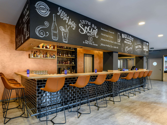 Food & Drinks