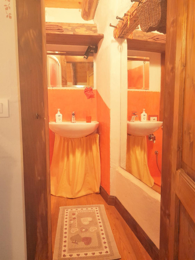 Bathroom 2, Bed and Breakfast Santa Brigida, Bergamo