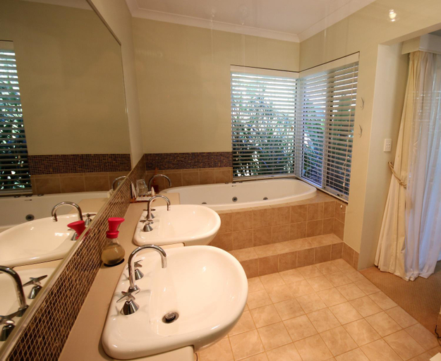 Bathroom 12