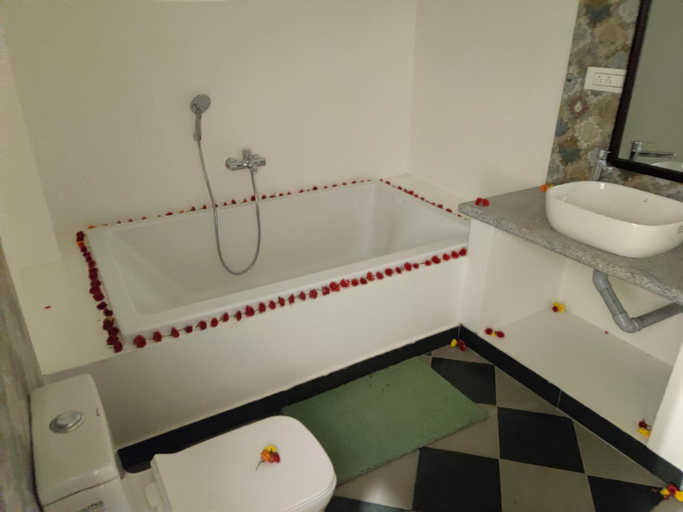 Bathroom 12