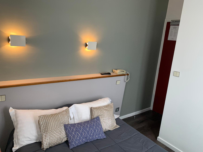Others 5, Picardy Hotel - Gare du Nord, Paris