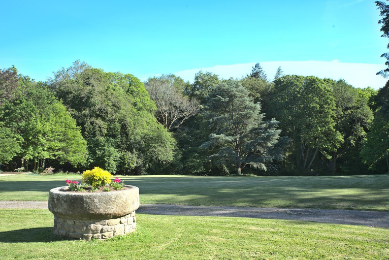 Others 4, Manoir de Kerguestenen, Morbihan