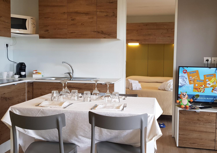 Dining Room 4