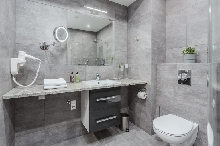 Bathroom 5, DEO PLAZA Riverside Residence by Noclegi Renters, Gdańsk City
