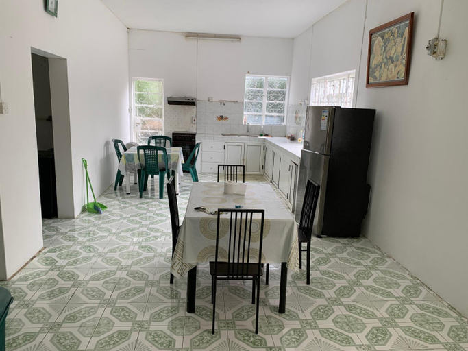 3, TOOFANVILLA, Black River