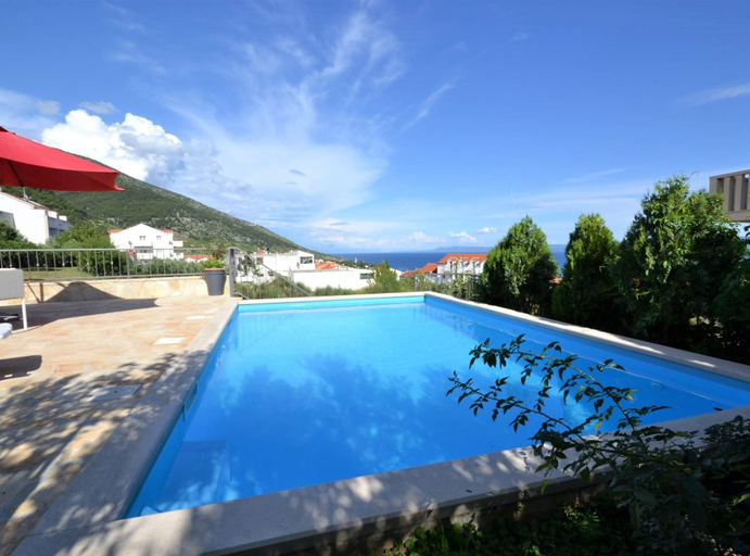 Sport & Beauty 3, Marvelous Escape Bol Island Villa With Pool, Bol
