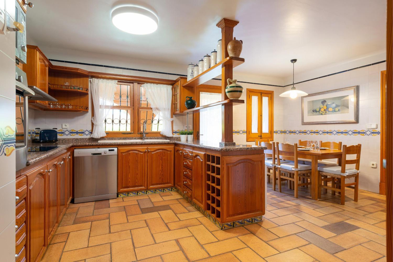 Others 5, Mulholland Villa, Baleares
