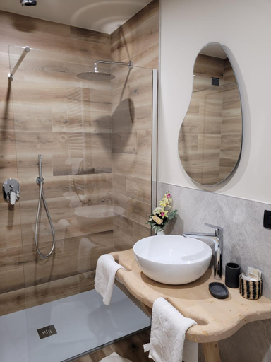 Bathroom 3, Hotel Cima d'Oro, Trento