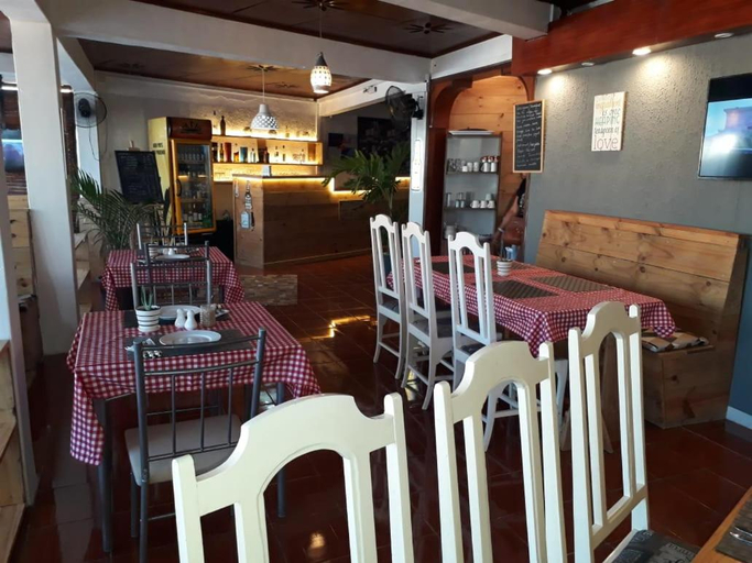 Food & Drinks 3, Hello Guest House