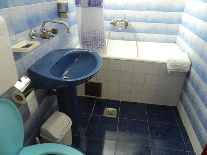 Bathroom 5, Mena apartmani