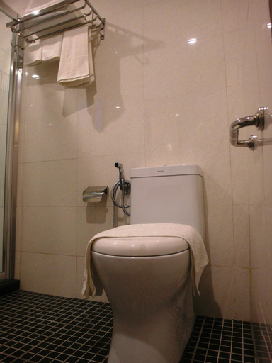 Bathroom 15