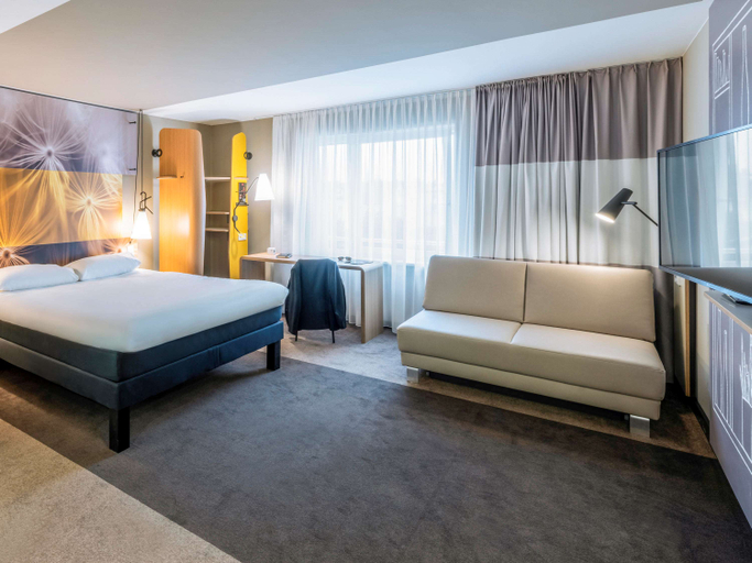 Bedroom 4, ibis Luebeck City, Lübeck