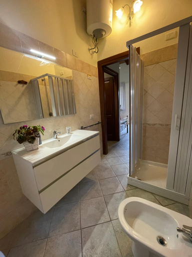 Bathroom 3, La Fontana Dei Desideri, Sassari