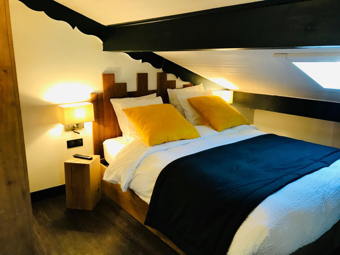 Bedroom 2, Logis Hotel Les Ancolies, Savoie