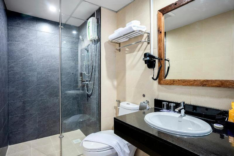 Bathroom 24