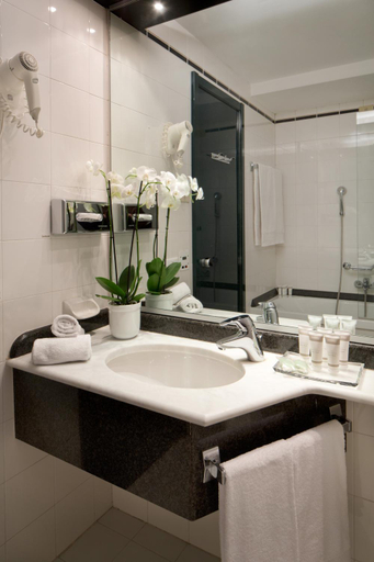 Bathroom 4