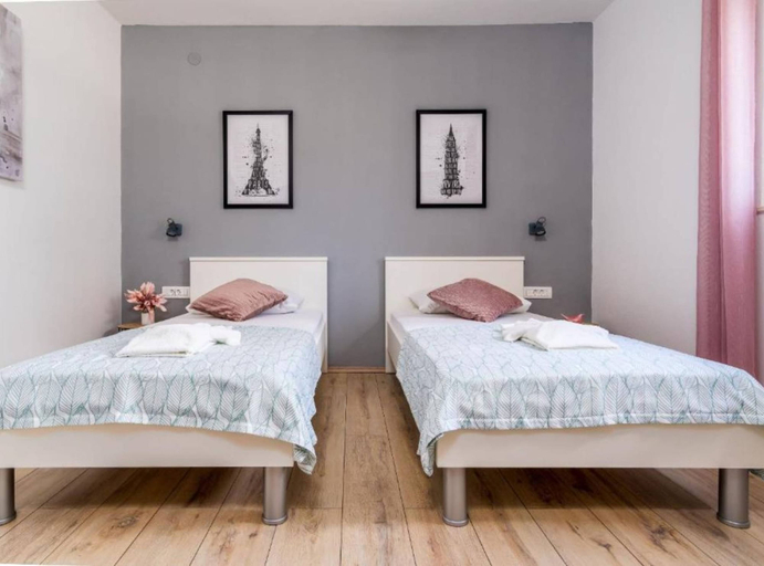 Bedroom 2, Tranquil Oasis Holiday Home Primorski Dolac With Pool, Primorski Dolac