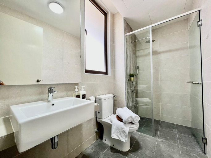 Bathroom 4, Kota new Residences-2Rom6pax/Attari Game/WaterPark, Malacca City