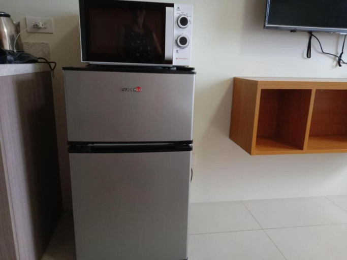 Others 5, Horizon 101 A10 Shortwalk Robinson's Mall + Free Wifi+ Netflix, Cebu City