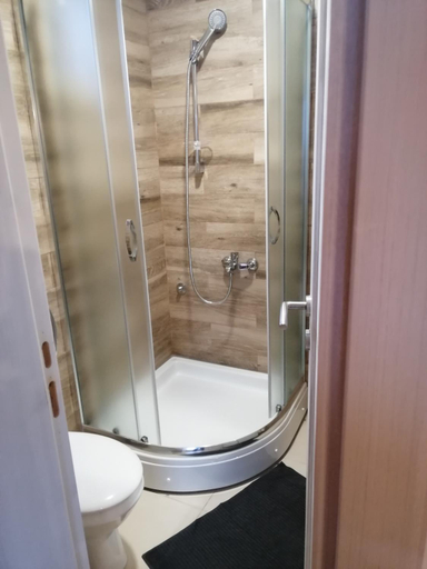 Bathroom 2, Mountain village