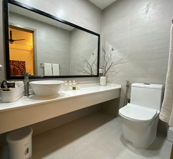 Bathroom 4, Unwind Dhigurah