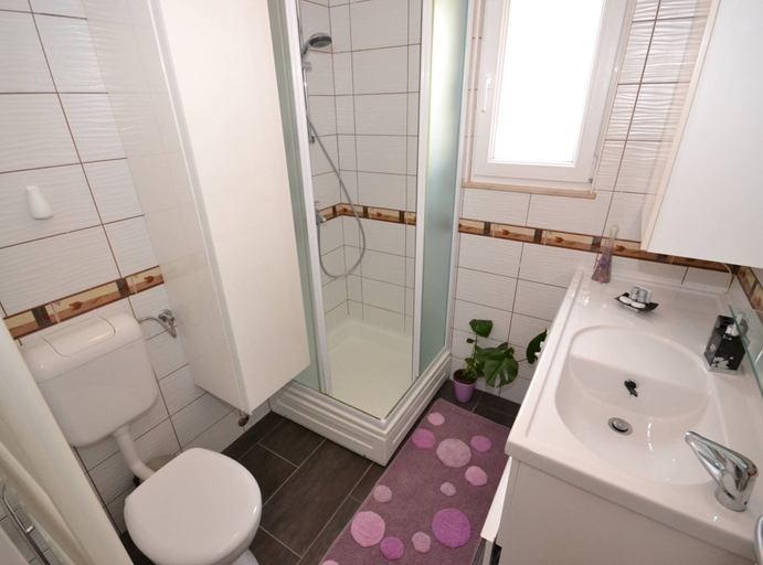 Bathroom 2, Marvelous Escape Bol Island Villa With Pool, Bol