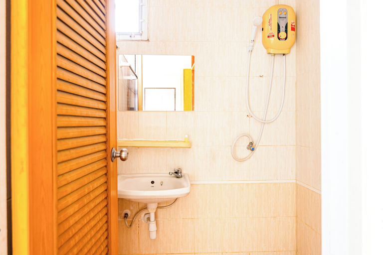 Bathroom 3, GO INN Suvarnabhumi Airport, Lat Krabang
