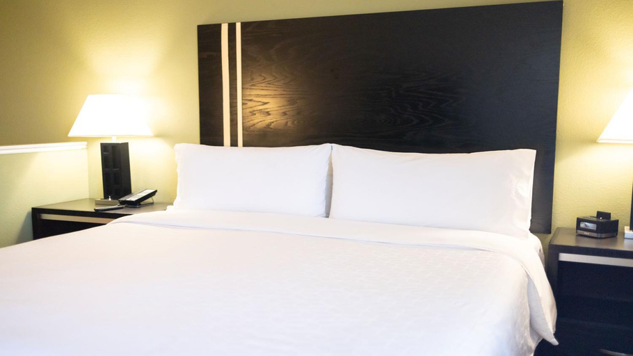 Bedroom 16