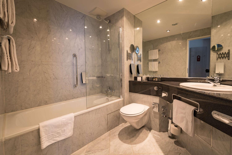 Bathroom 7